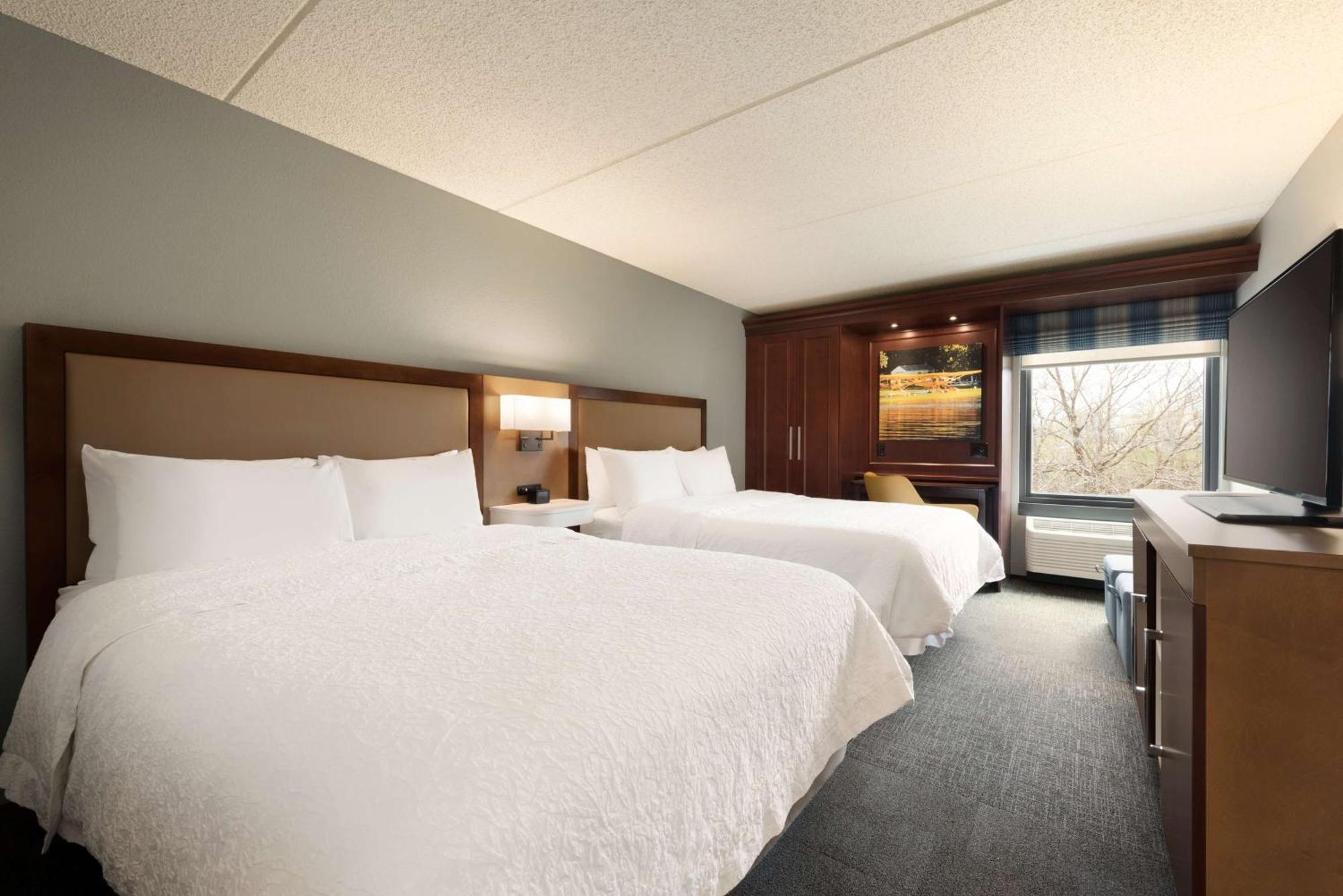 Hampton Inn Appleton-Fox River Mall Area Exterior photo