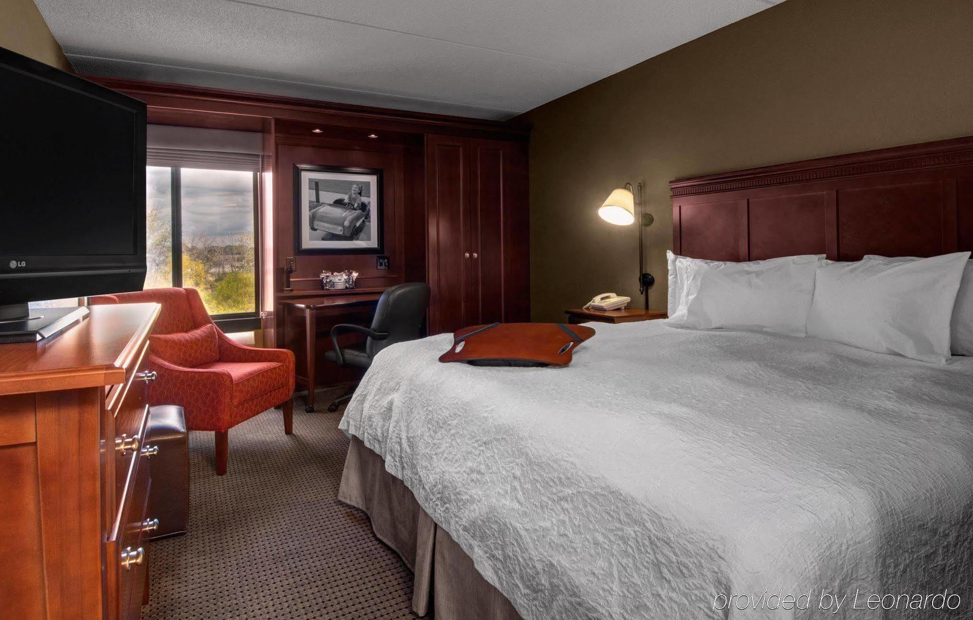 Hampton Inn Appleton-Fox River Mall Area Exterior photo